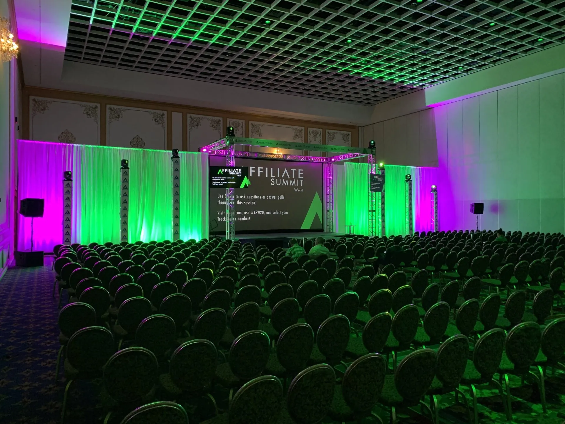 Mid-size Breakout room Set up